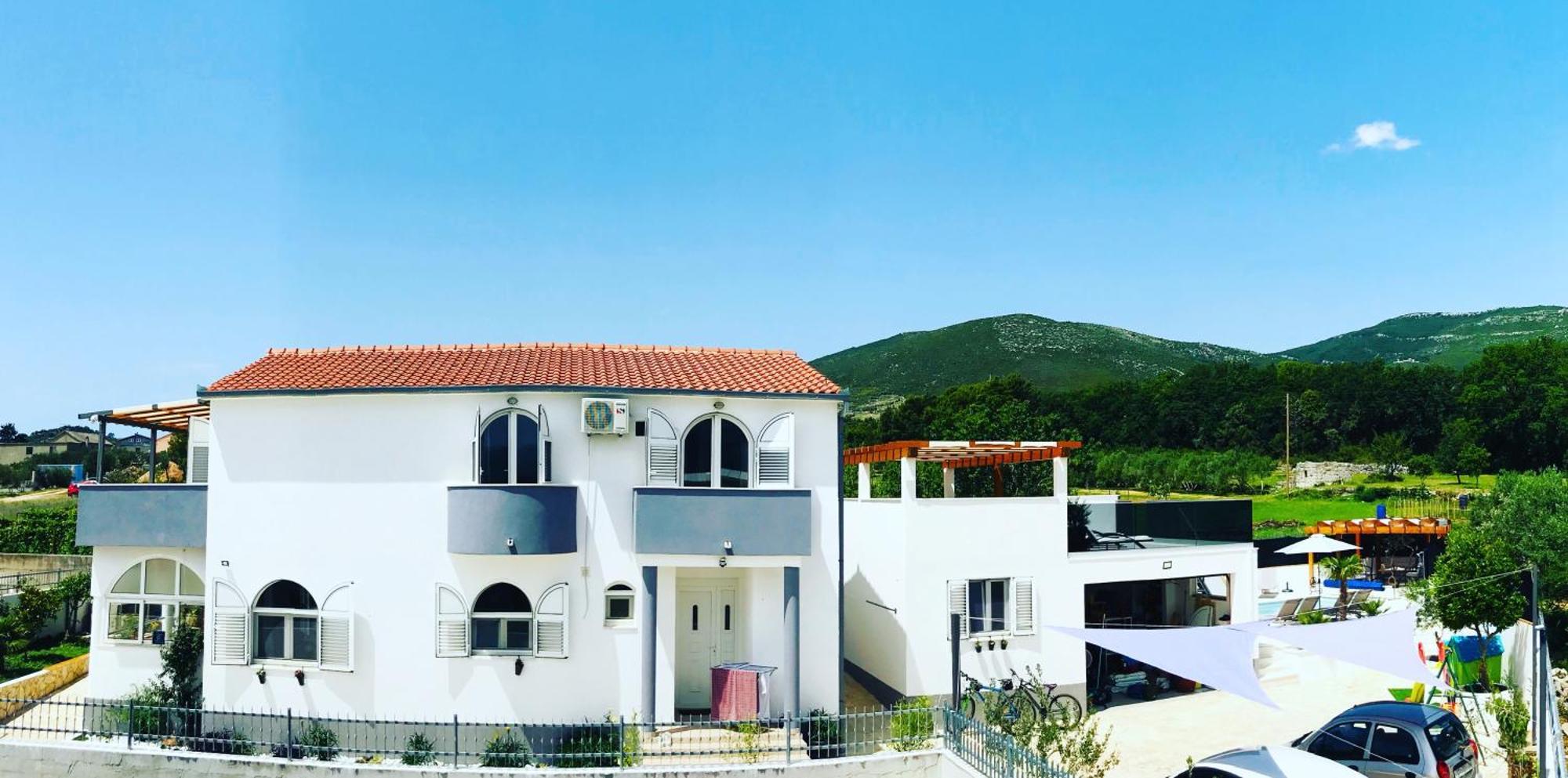 Family Friendly House With A Swimming Pool Kastel Novi, Kastela - 19116